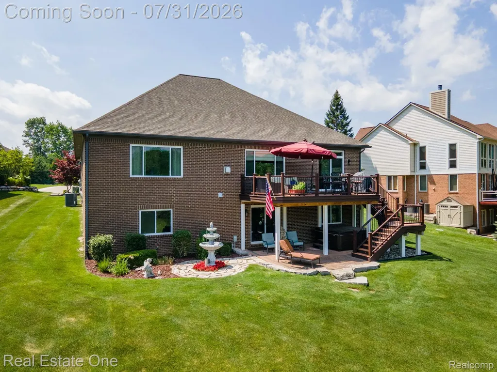 294 Golfside Drive Oxford Charter Township MI 48371