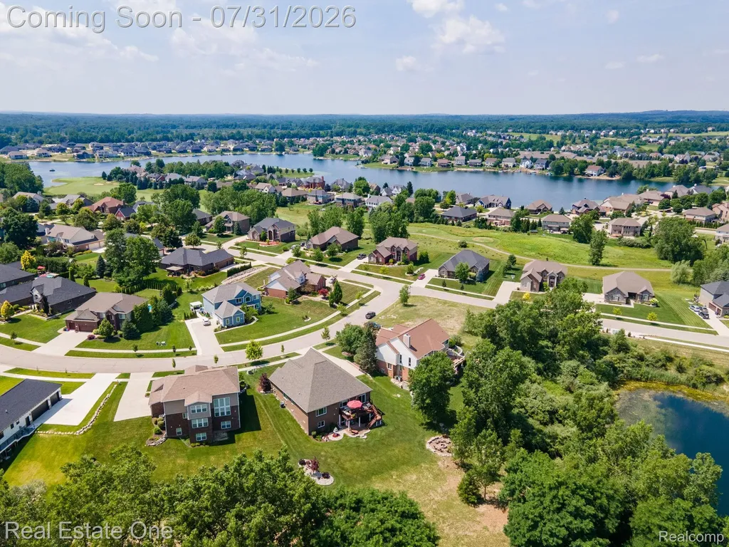 294 Golfside Drive Oxford Charter Township MI 48371