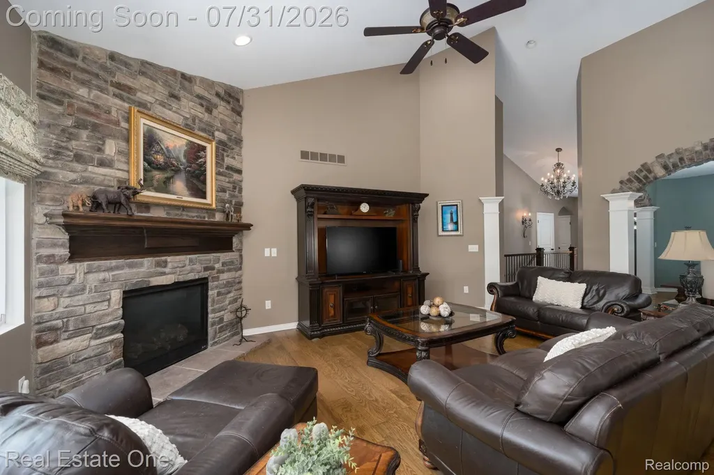 294 Golfside Drive Oxford Charter Township MI 48371