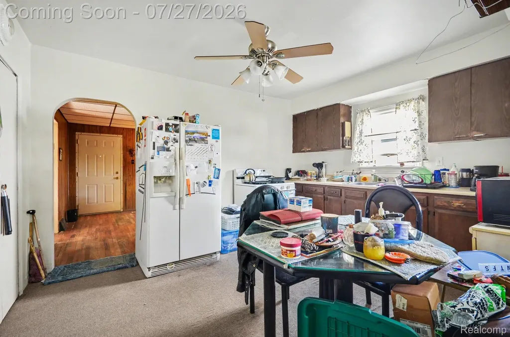437 Hartland Drive Troy City MI 48083