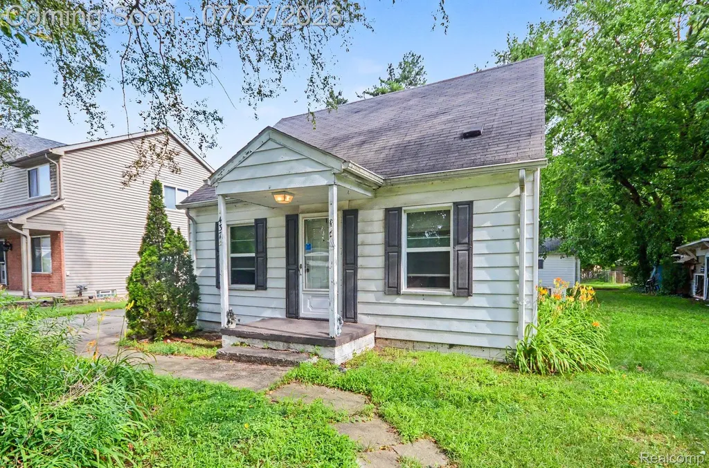 437 Hartland Drive Troy City MI 48083