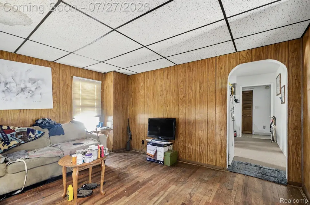 437 Hartland Drive Troy City MI 48083