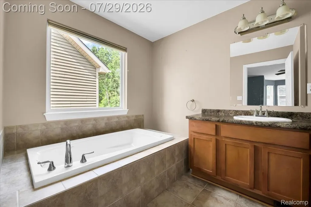 9399 Oakdale Street Clay Township MI 48001