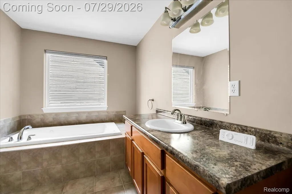 9399 Oakdale Street Clay Township MI 48001