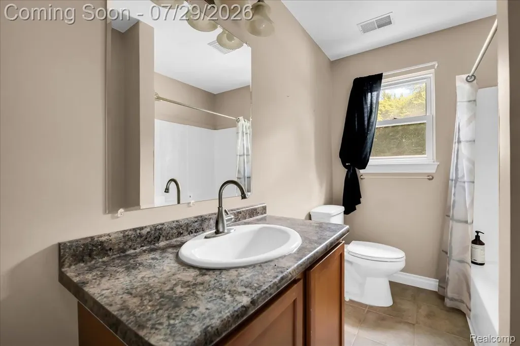 9399 Oakdale Street Clay Township MI 48001