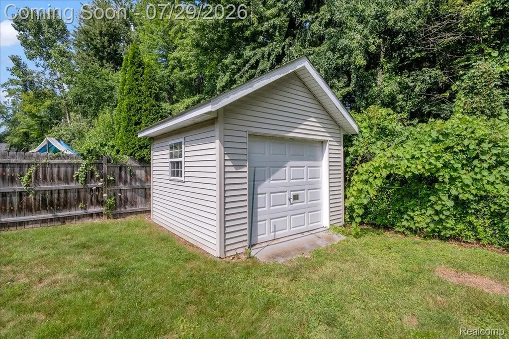 9399 Oakdale Street Clay Township MI 48001