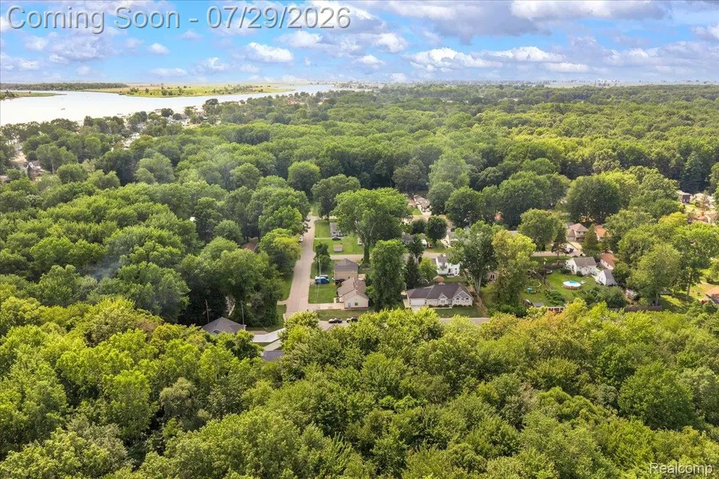 9399 Oakdale Street Clay Township MI 48001