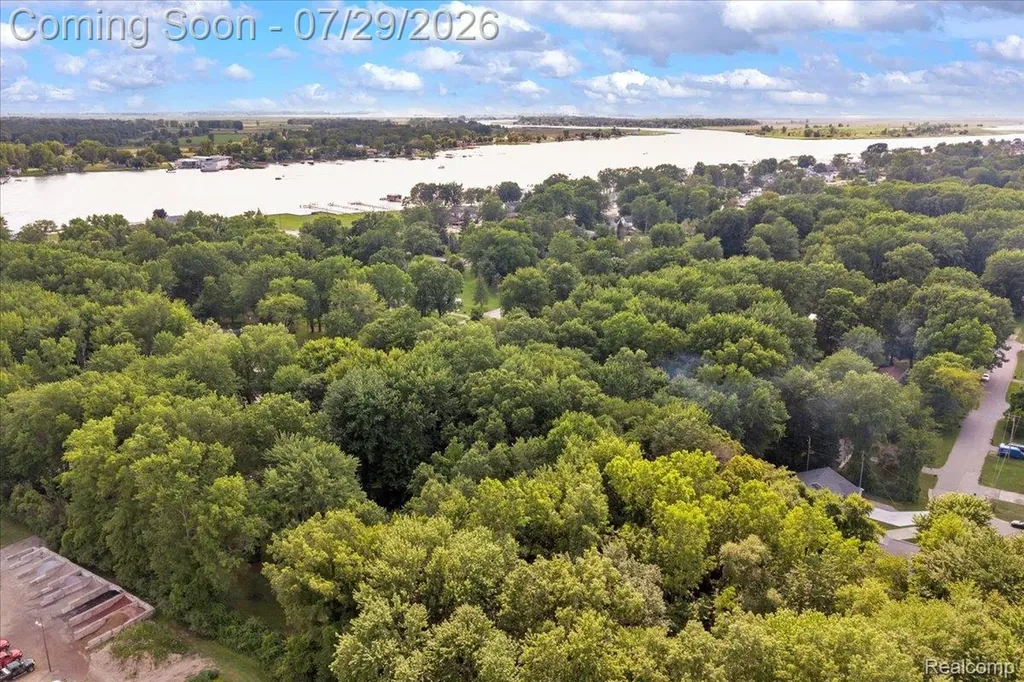 9399 Oakdale Street Clay Township MI 48001