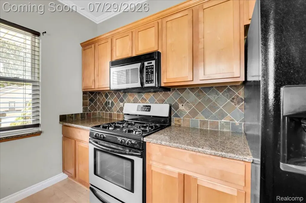 9399 Oakdale Street Clay Township MI 48001