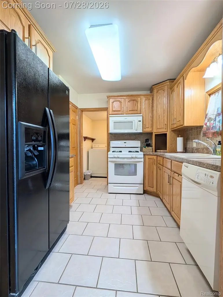 524 S Port Crescent Street Bad Axe City MI 48413