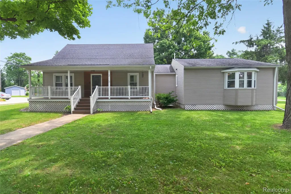 205 Mechanic Street Dundee Village MI 48131