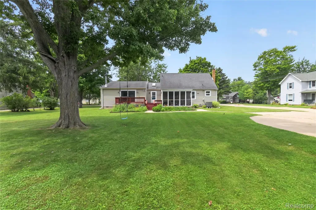 205 Mechanic Street Dundee Village MI 48131