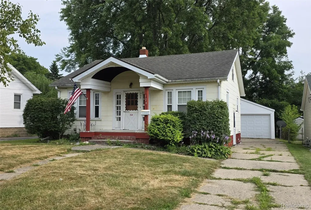 724 Alexandrine Ave Avenue Mt. Morris City MI 48458