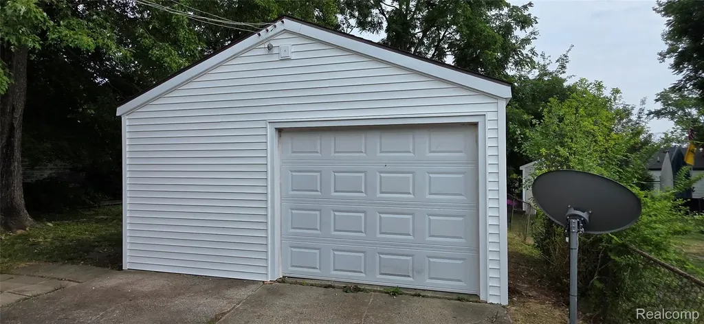 724 Alexandrine Ave Avenue Mt. Morris City MI 48458