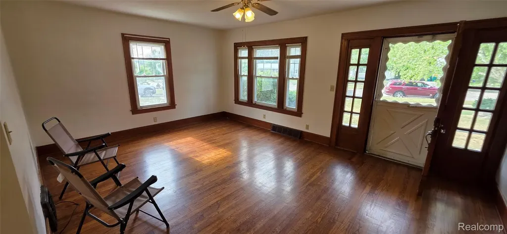 724 Alexandrine Ave Avenue Mt. Morris City MI 48458