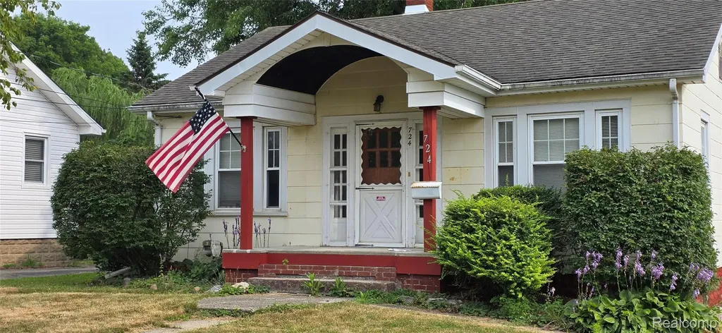 724 Alexandrine Ave Avenue Mt. Morris City MI 48458