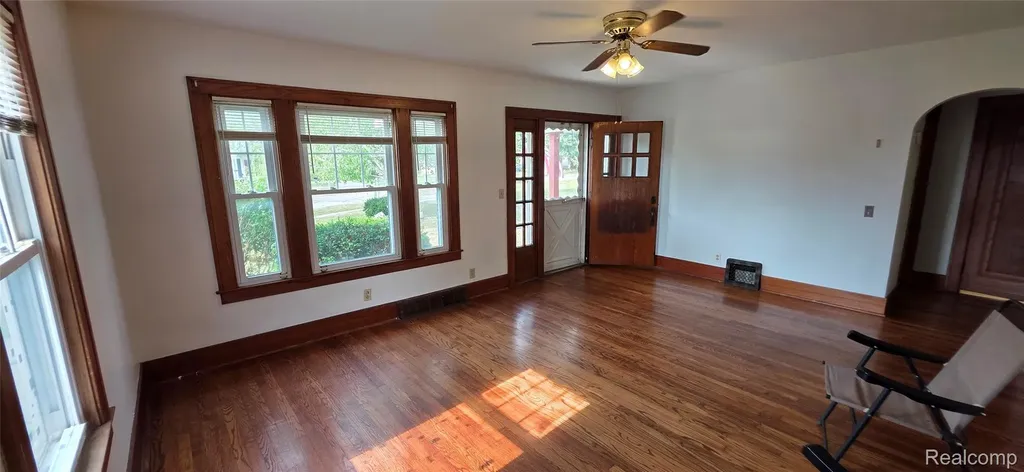 724 Alexandrine Ave Avenue Mt. Morris City MI 48458