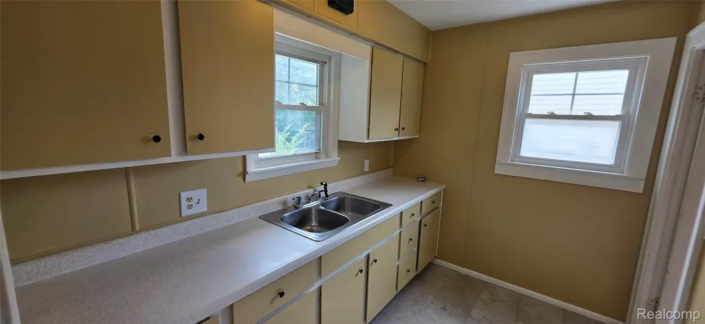 724 Alexandrine Ave Avenue Mt. Morris City MI 48458