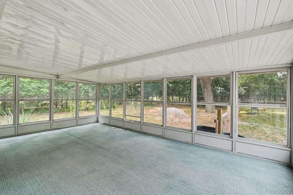 436 Dutch Mill Drive Flushing City MI 48433