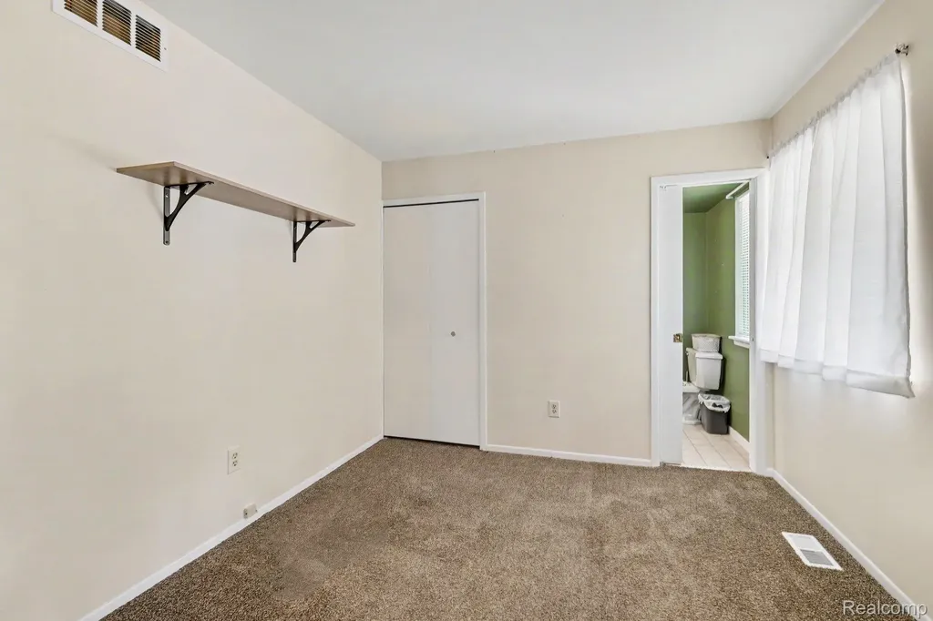 436 Dutch Mill Drive Flushing City MI 48433