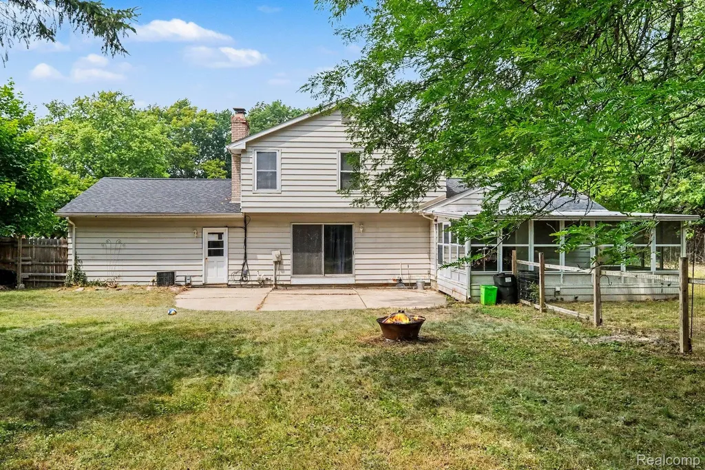 436 Dutch Mill Drive Flushing City MI 48433