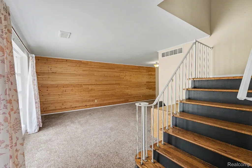 436 Dutch Mill Drive Flushing City MI 48433