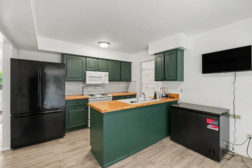 436 Dutch Mill Drive Flushing City MI 48433