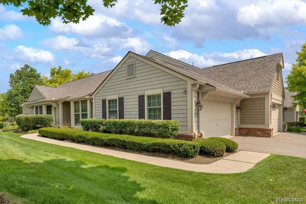 877 Tartan Trail Bloomfield Hills City MI 48304