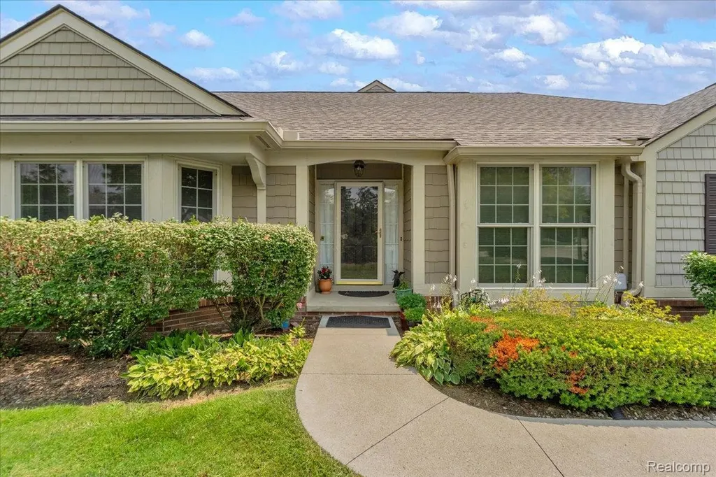 877 Tartan Trail Bloomfield Hills City MI 48304