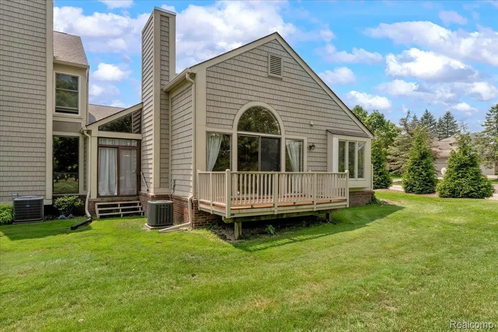 877 Tartan Trail Bloomfield Hills City MI 48304