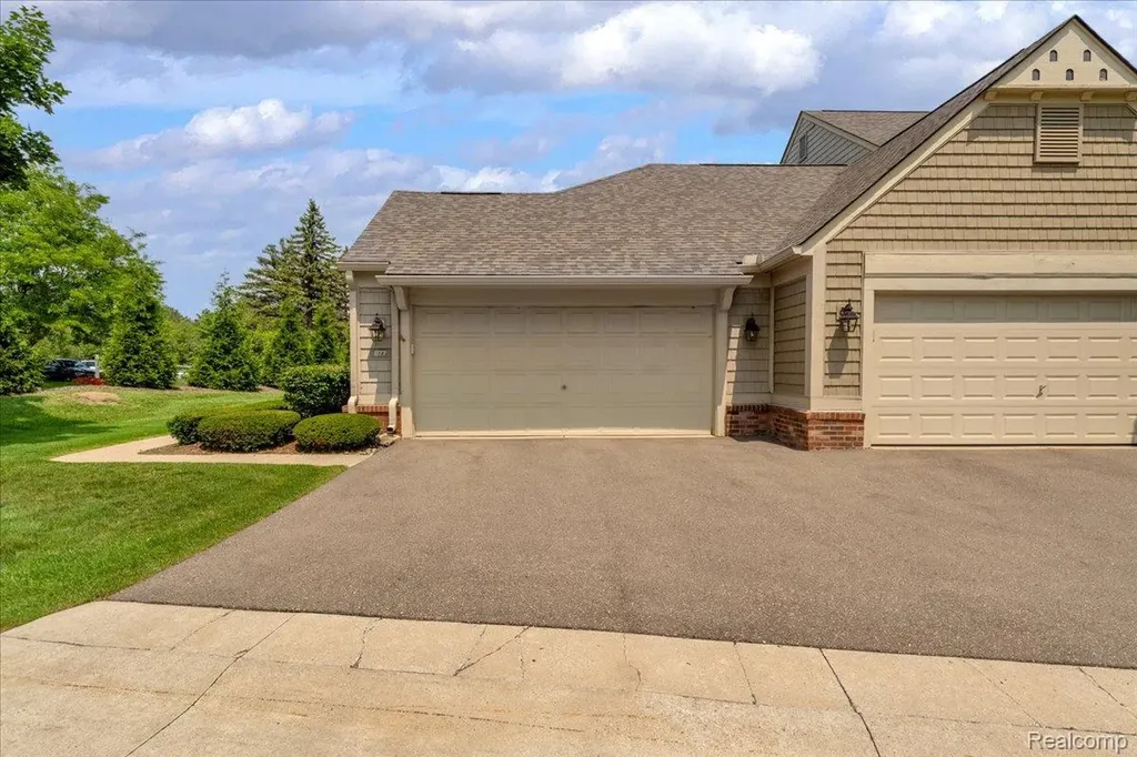 877 Tartan Trail Bloomfield Hills City MI 48304