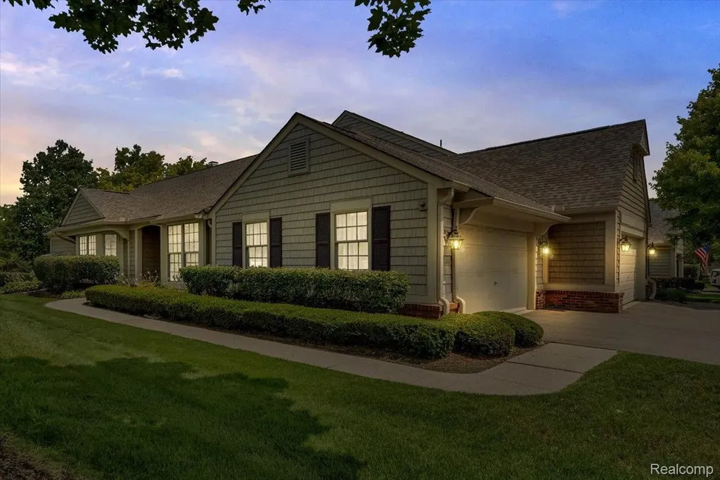 877 Tartan Trail Bloomfield Hills City MI 48304