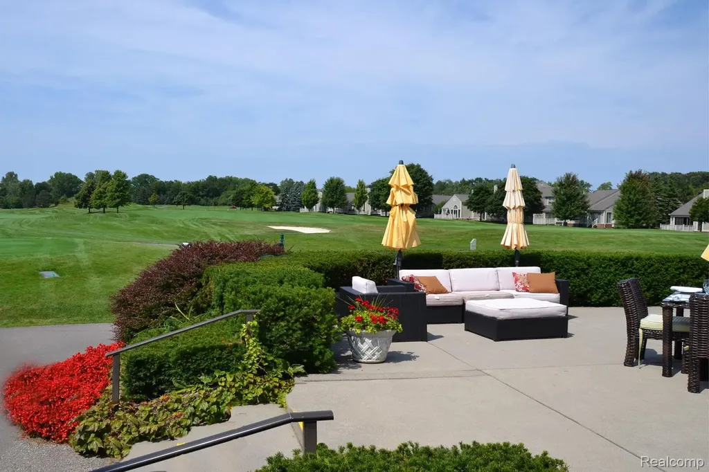 877 Tartan Trail Bloomfield Hills City MI 48304