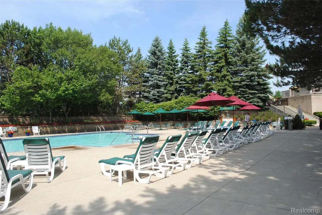 877 Tartan Trail Bloomfield Hills City MI 48304