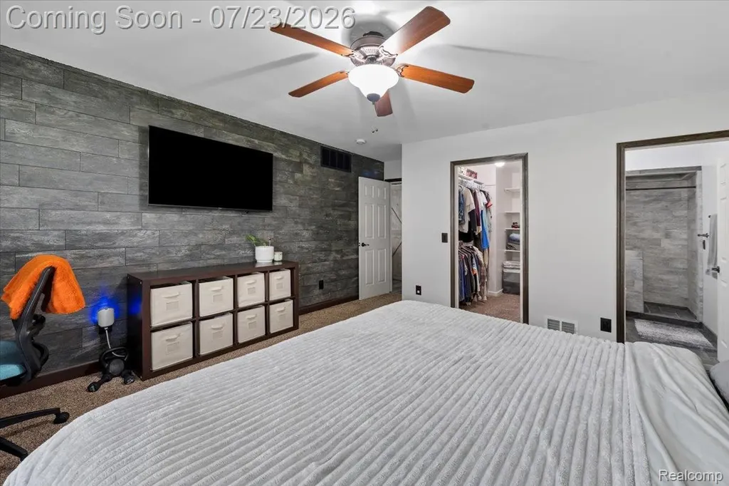 2871 Au Gres River Drive Handy Township MI 48836