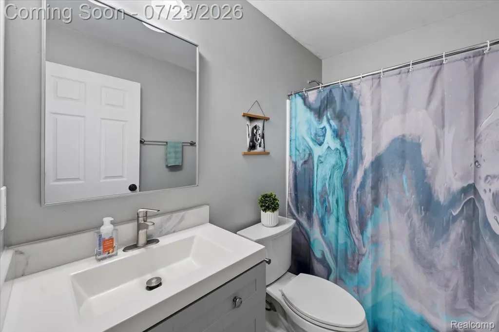 2871 Au Gres River Drive Handy Township MI 48836