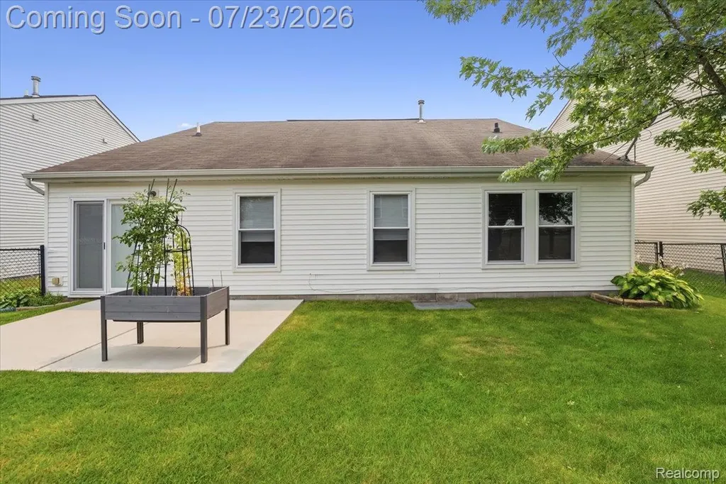 2871 Au Gres River Drive Handy Township MI 48836