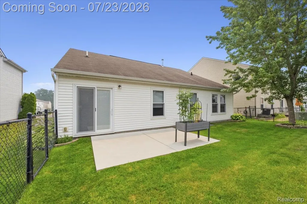 2871 Au Gres River Drive Handy Township MI 48836