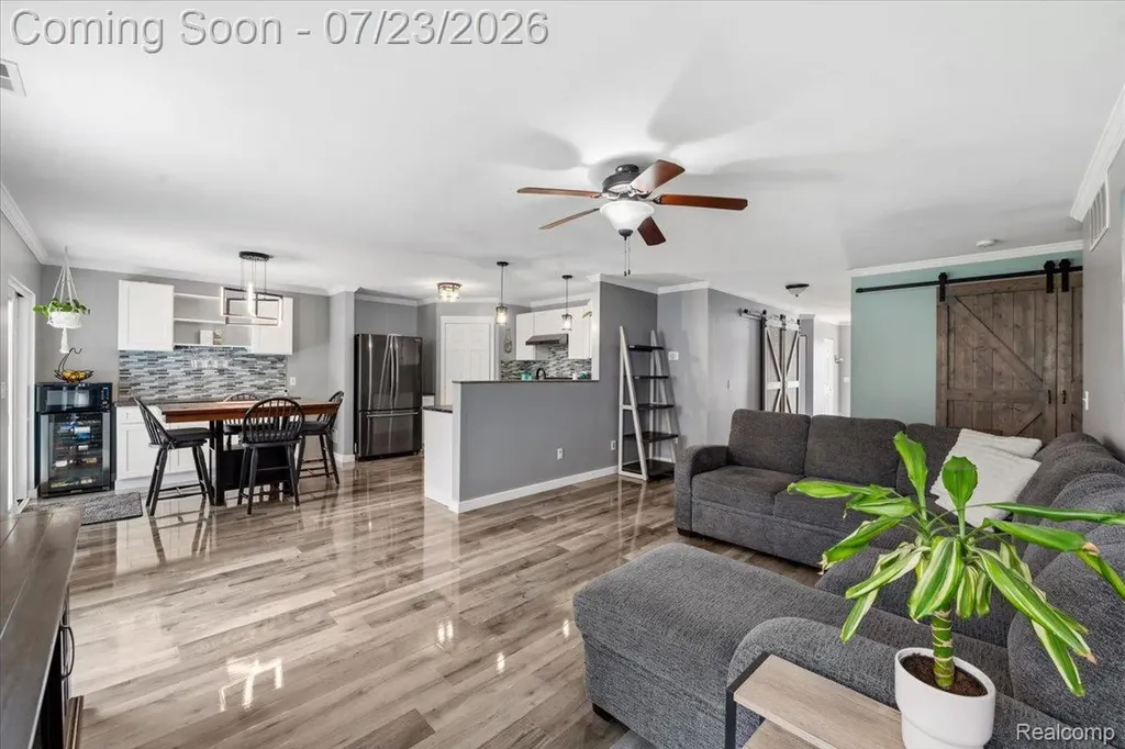 2871 Au Gres River Drive Handy Township MI 48836
