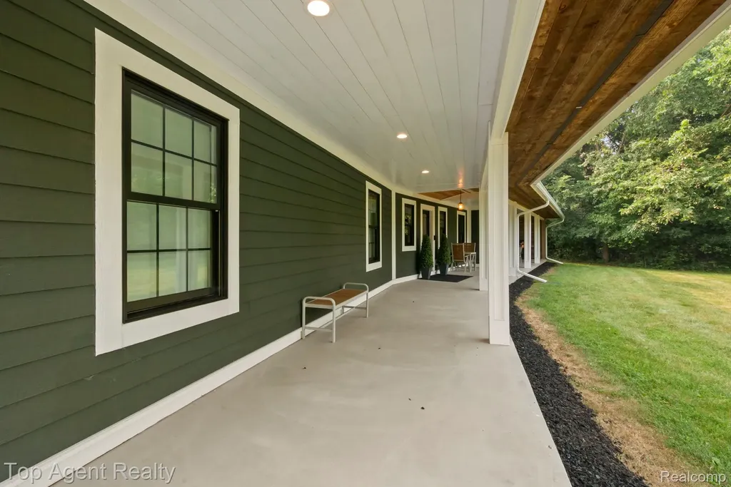 27593 Old Colony Street Farmington Hills City MI 48334