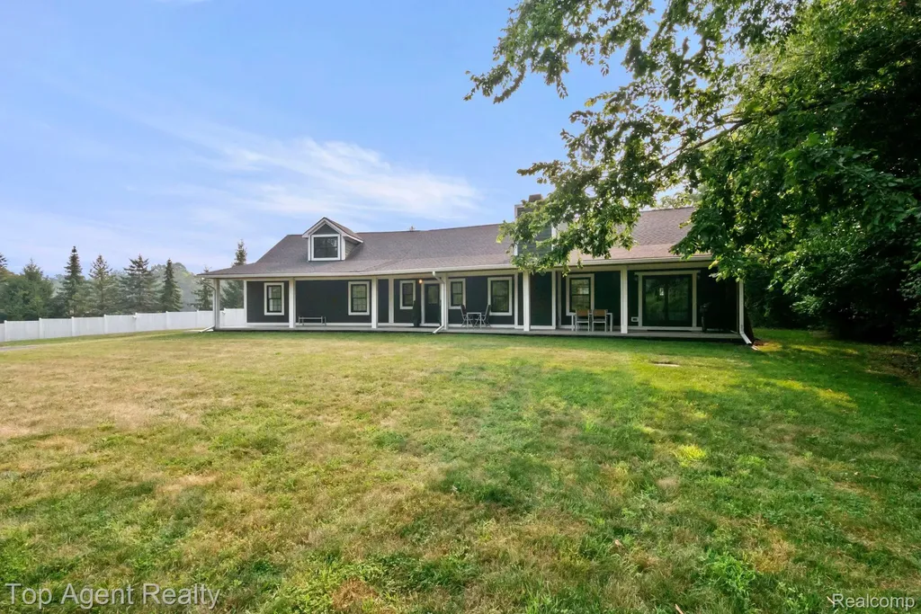 27593 Old Colony Street Farmington Hills City MI 48334