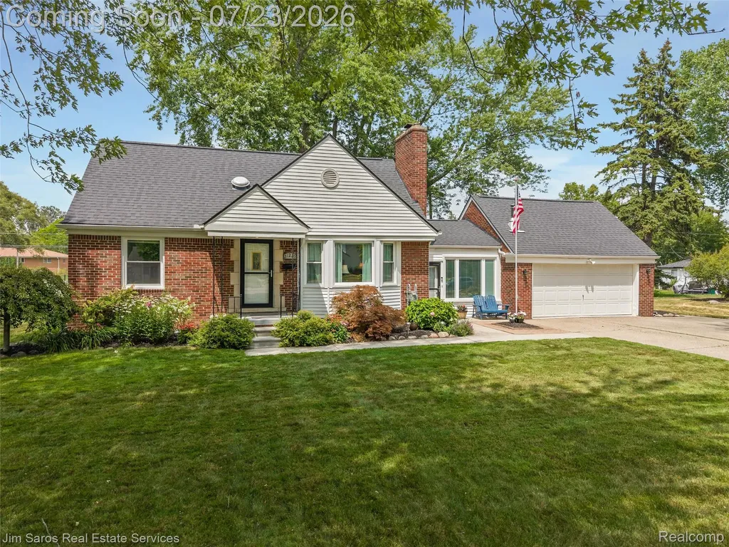 21225 Martin Road St. Clair Shores City MI 48081