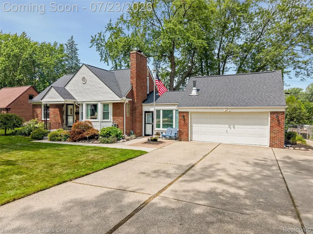 21225 Martin Road St. Clair Shores City MI 48081