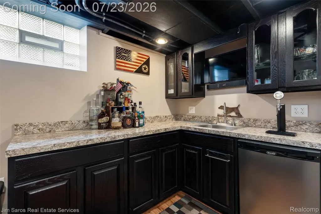 21225 Martin Road St. Clair Shores City MI 48081