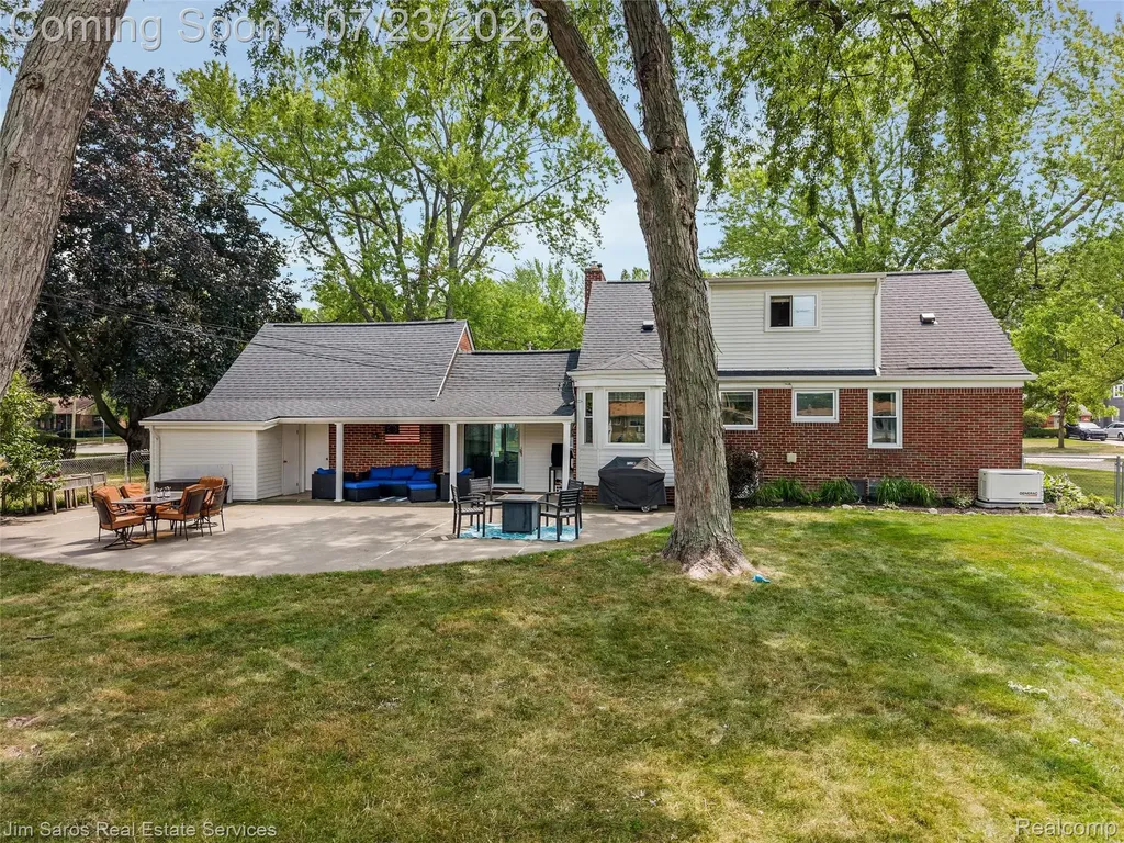 21225 Martin Road St. Clair Shores City MI 48081