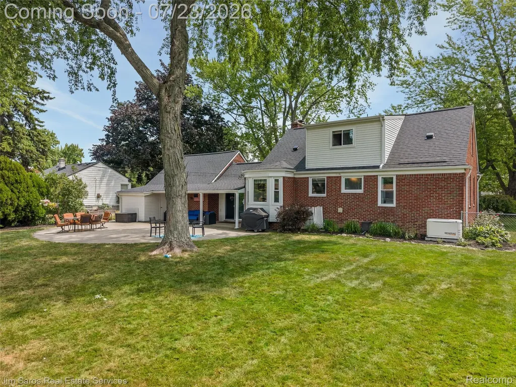 21225 Martin Road St. Clair Shores City MI 48081