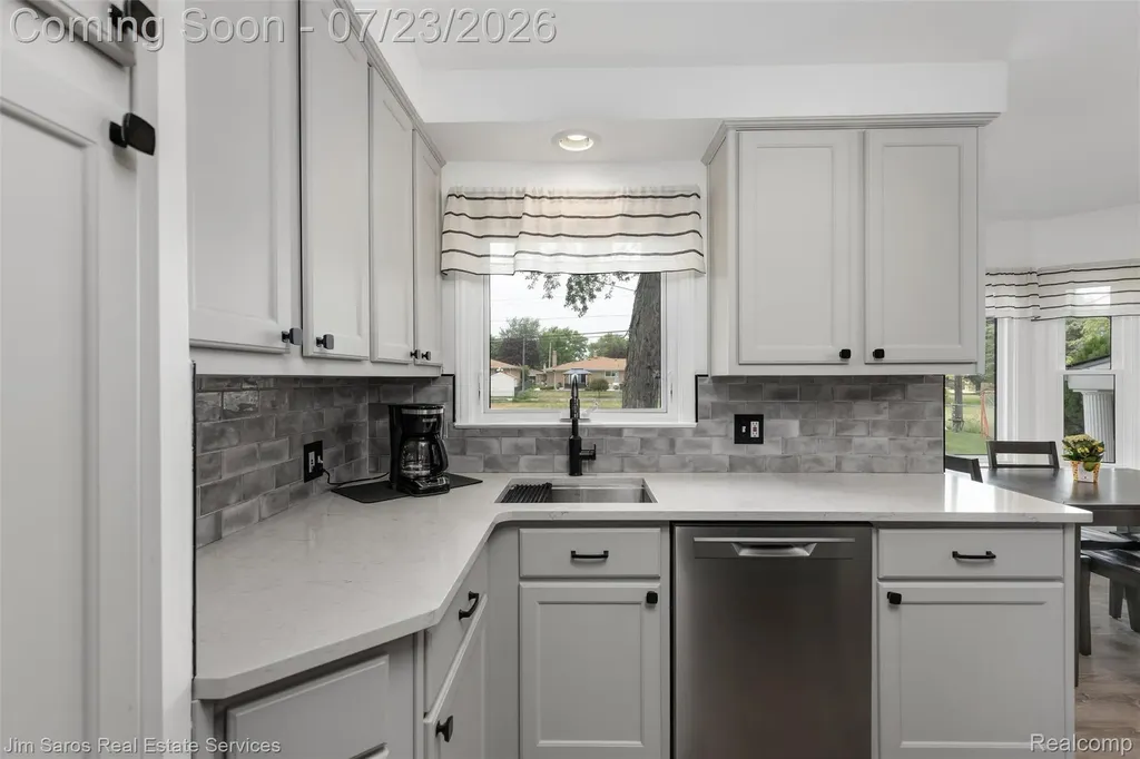 21225 Martin Road St. Clair Shores City MI 48081