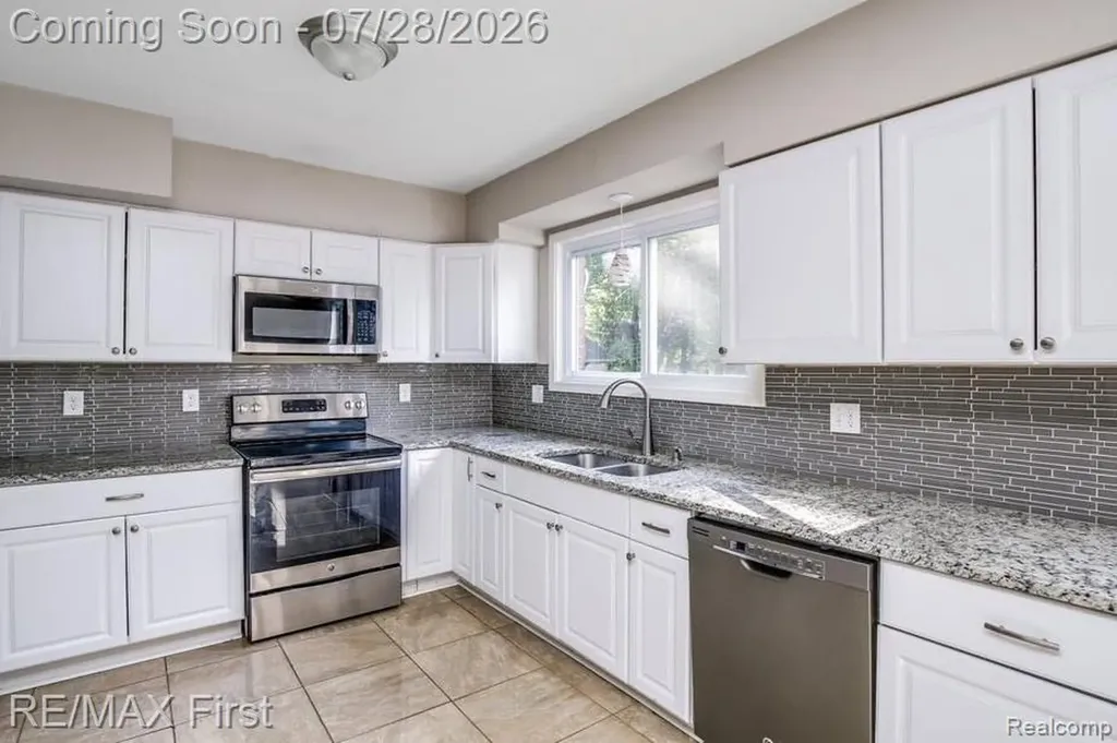 1349 Devonshire Road Grosse Pointe Park City MI 48230
