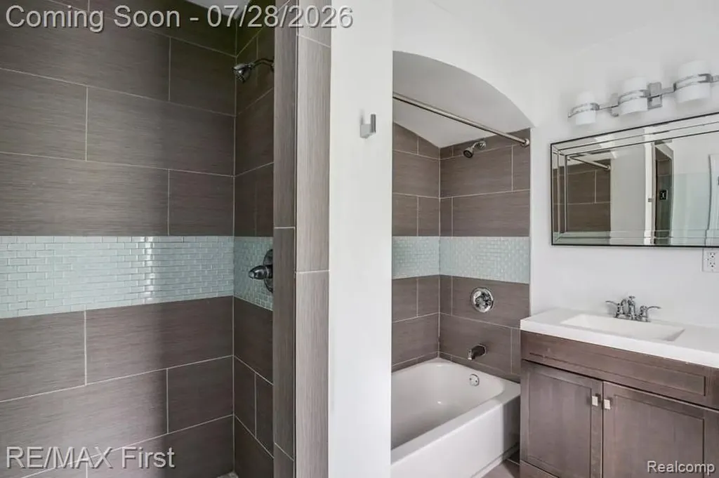 1349 Devonshire Road Grosse Pointe Park City MI 48230