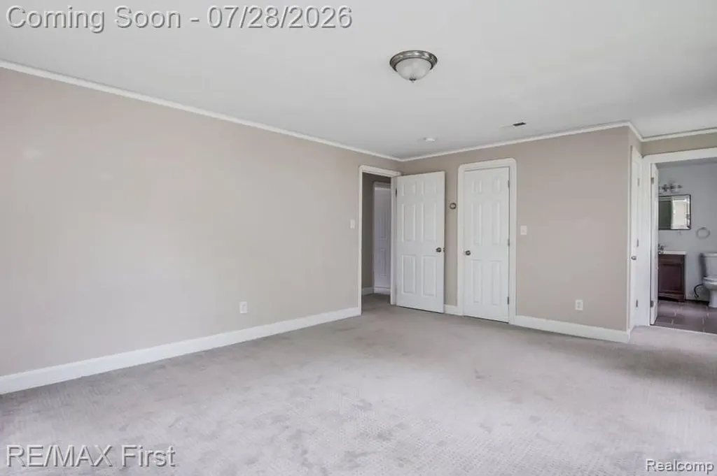 1349 Devonshire Road Grosse Pointe Park City MI 48230